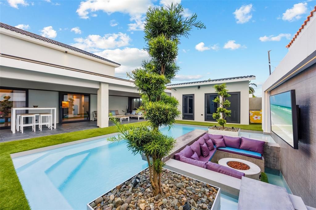 For Sale: $3,000,000 (5 beds, 5 baths, 4600 Square Feet)