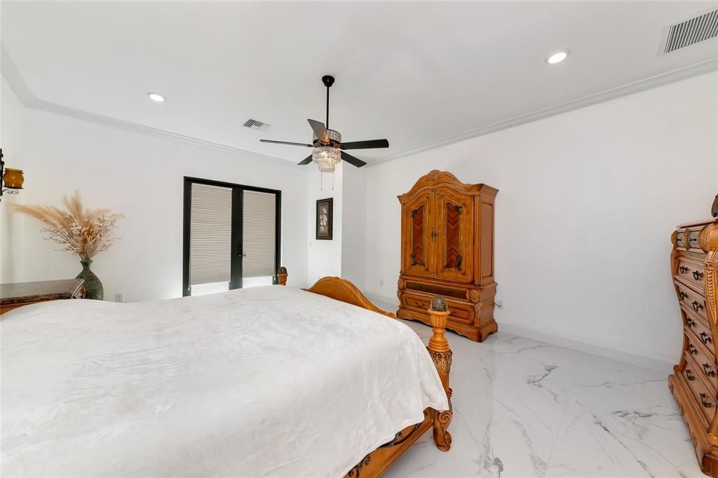 For Sale: $2,300,000 (4 beds, 4 baths, 3185 Square Feet)