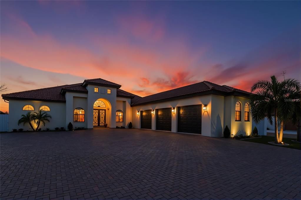 For Sale: $2,300,000 (4 beds, 4 baths, 3185 Square Feet)