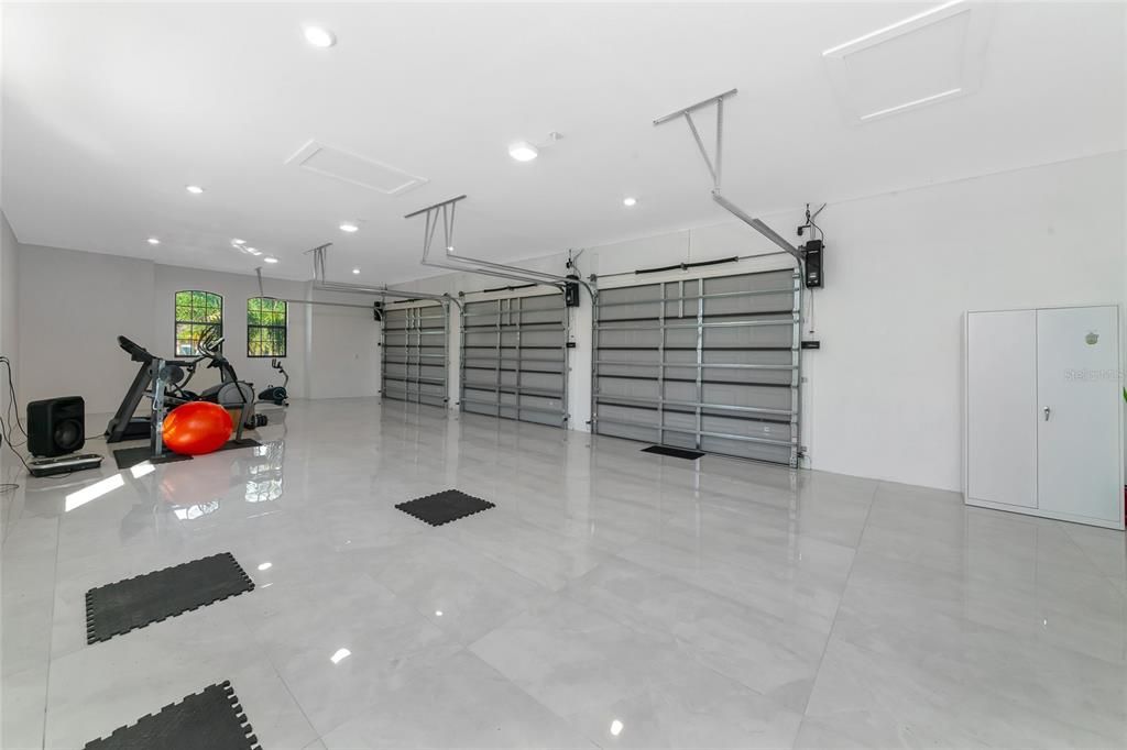 For Sale: $2,300,000 (4 beds, 4 baths, 3185 Square Feet)