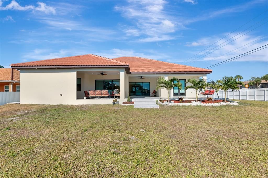 For Sale: $2,300,000 (4 beds, 4 baths, 3185 Square Feet)