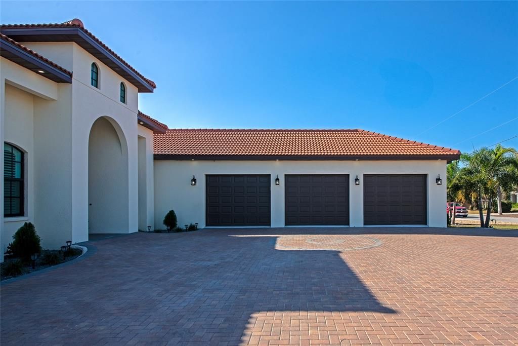 For Sale: $2,300,000 (4 beds, 4 baths, 3185 Square Feet)