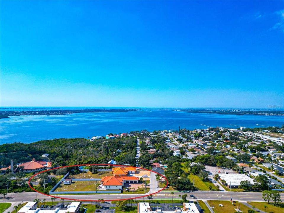 For Sale: $2,300,000 (4 beds, 4 baths, 3185 Square Feet)