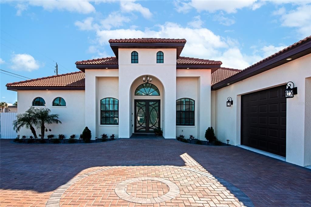 For Sale: $2,300,000 (4 beds, 4 baths, 3185 Square Feet)