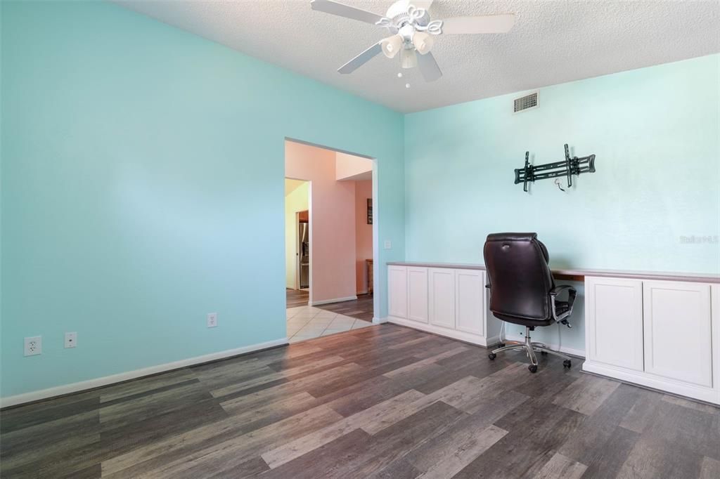 For Sale: $419,000 (3 beds, 2 baths, 1819 Square Feet)