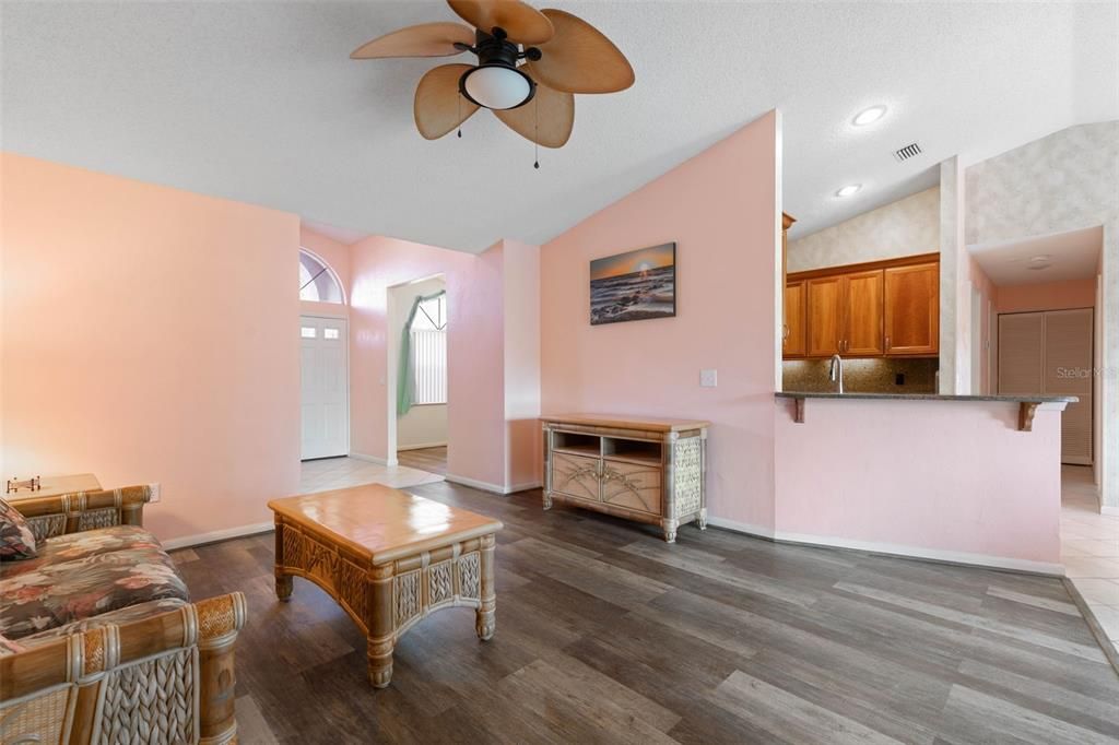 For Sale: $419,000 (3 beds, 2 baths, 1819 Square Feet)