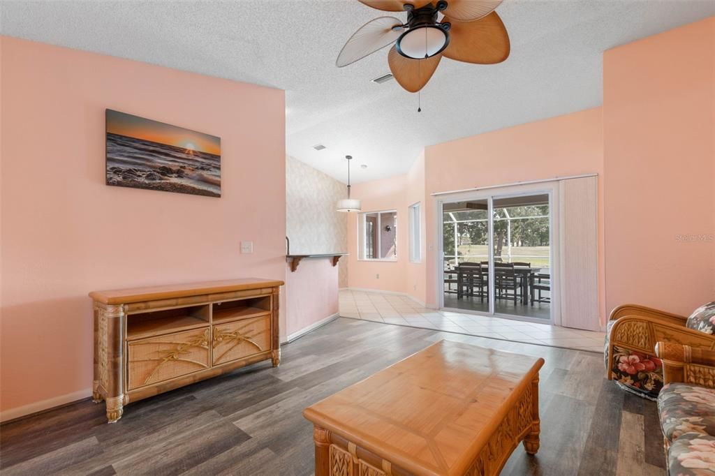 For Sale: $419,000 (3 beds, 2 baths, 1819 Square Feet)