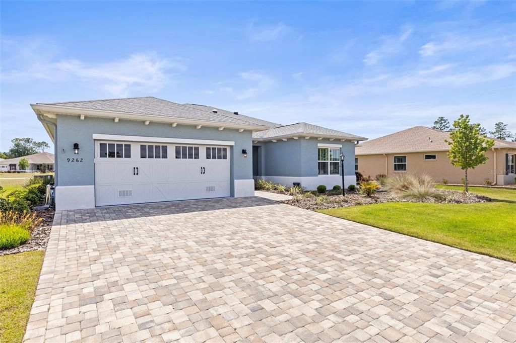 En Venta: $449,999 (3 camas, 3 baños, 2703 Pies cuadrados)