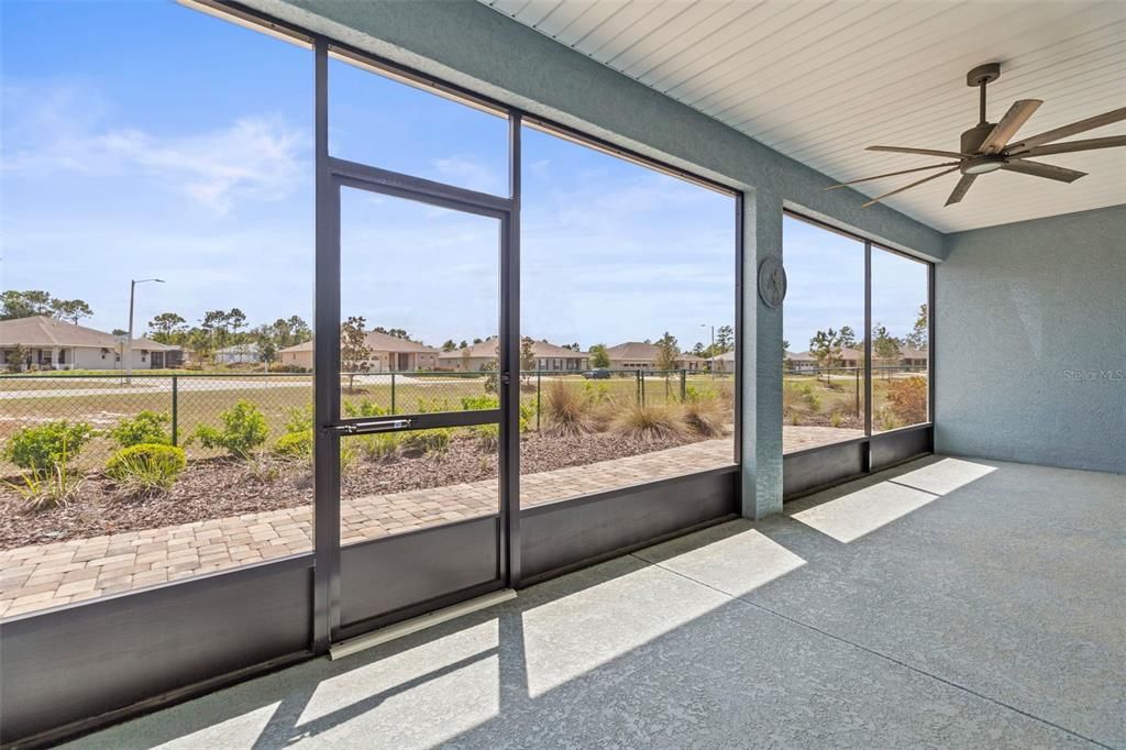 En Venta: $449,999 (3 camas, 3 baños, 2703 Pies cuadrados)