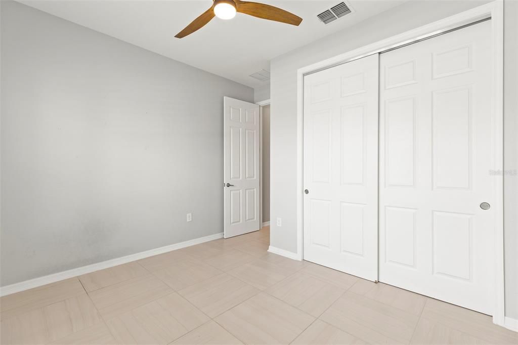 En Venta: $449,999 (3 camas, 3 baños, 2703 Pies cuadrados)