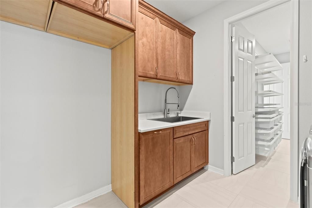 En Venta: $449,999 (3 camas, 3 baños, 2703 Pies cuadrados)