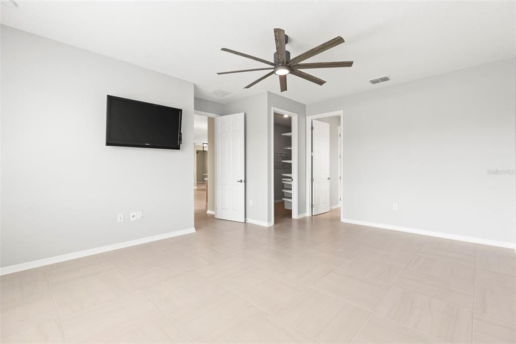 En Venta: $449,999 (3 camas, 3 baños, 2703 Pies cuadrados)