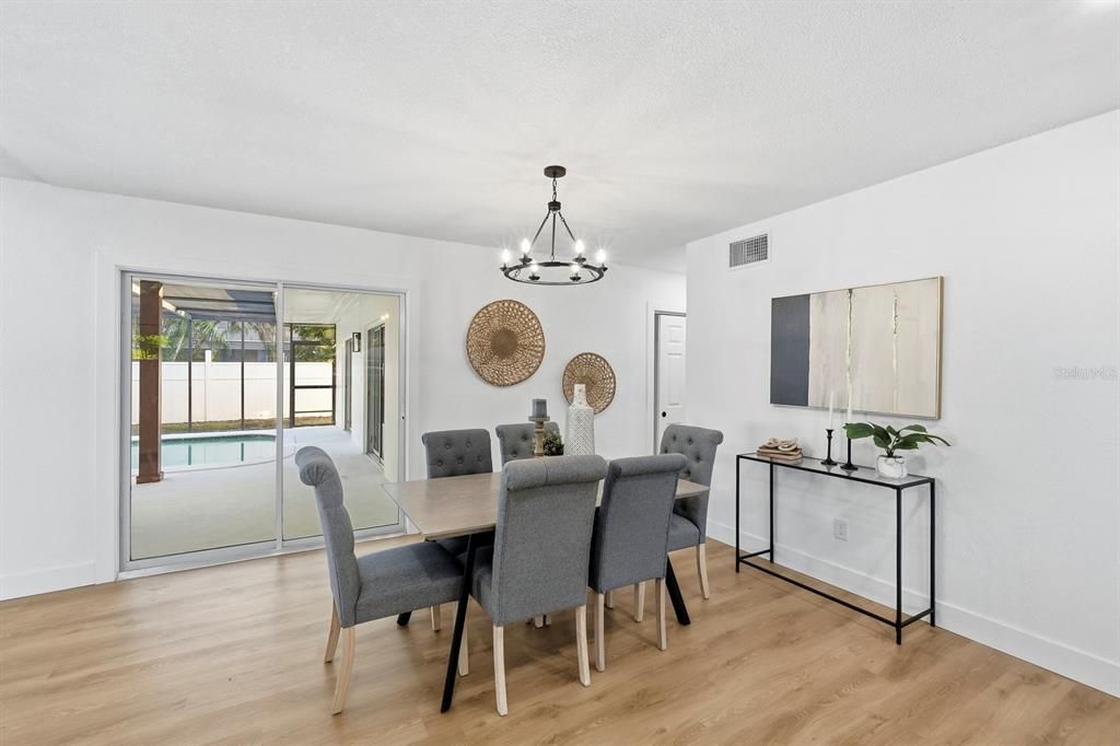 待售: $599,900 (3 贝兹, 2 浴室, 1727 平方英尺)