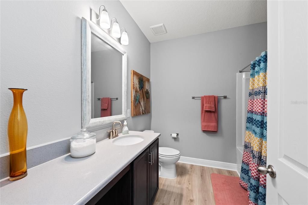 En Venta: $665,000 (4 camas, 3 baños, 2340 Pies cuadrados)