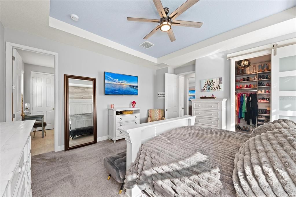 En Venta: $665,000 (4 camas, 3 baños, 2340 Pies cuadrados)