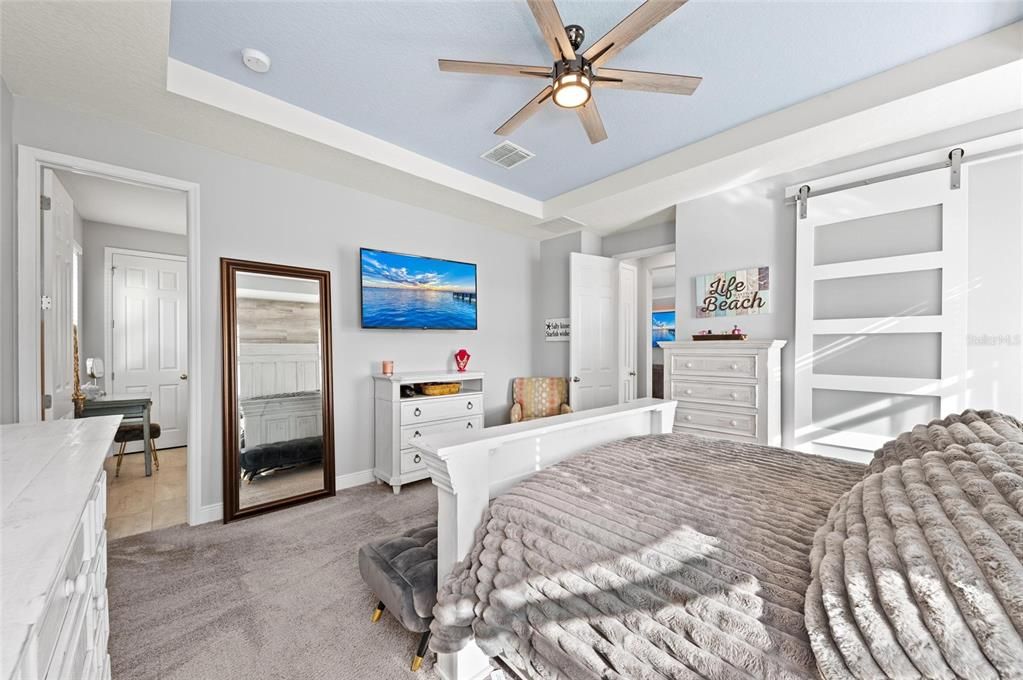 En Venta: $665,000 (4 camas, 3 baños, 2340 Pies cuadrados)