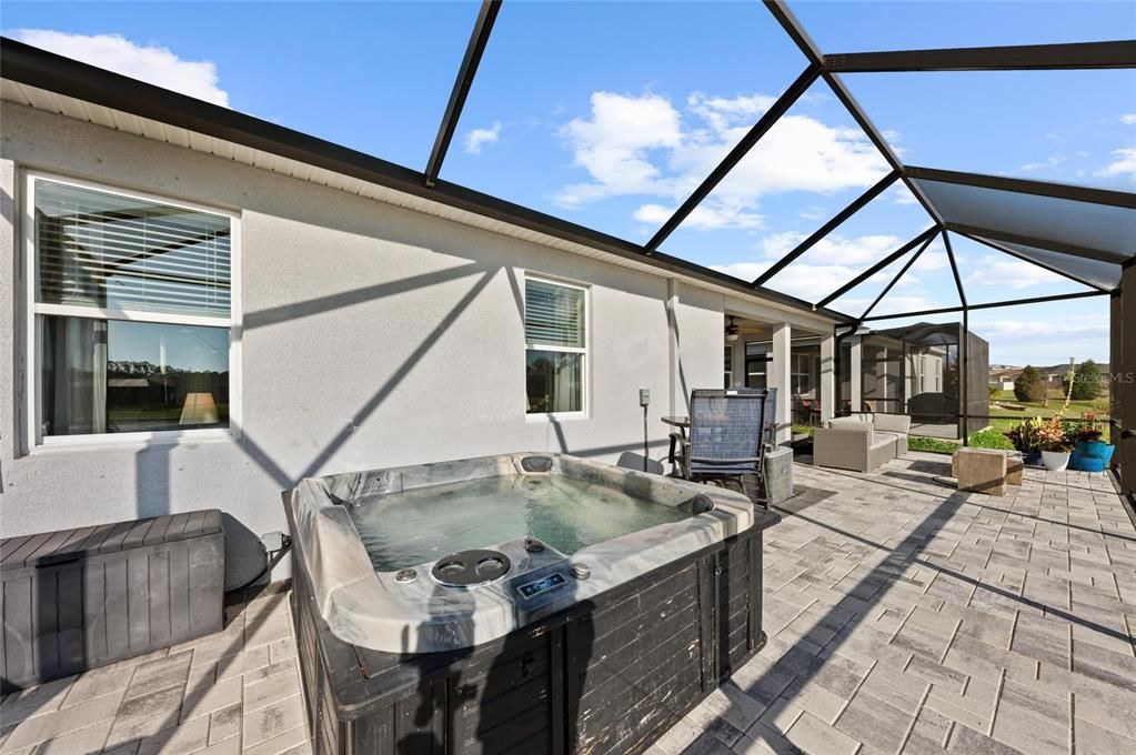 En Venta: $665,000 (4 camas, 3 baños, 2340 Pies cuadrados)