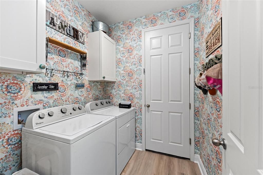 En Venta: $665,000 (4 camas, 3 baños, 2340 Pies cuadrados)