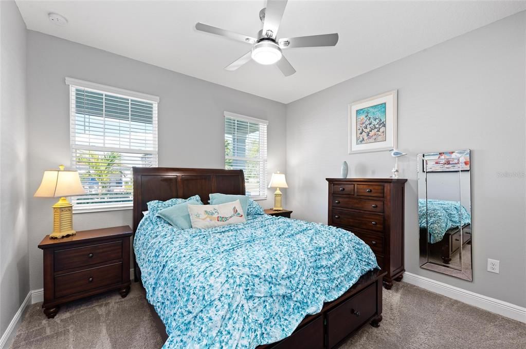 En Venta: $665,000 (4 camas, 3 baños, 2340 Pies cuadrados)