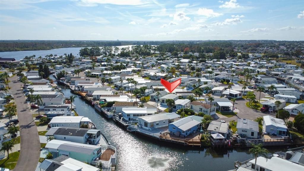 For Sale: $129,900 (2 beds, 1 baths, 708 Square Feet)