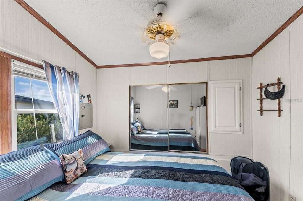 For Sale: $129,900 (2 beds, 1 baths, 708 Square Feet)