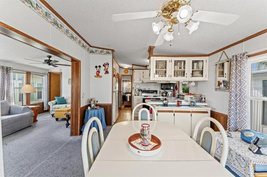 For Sale: $129,900 (2 beds, 1 baths, 708 Square Feet)