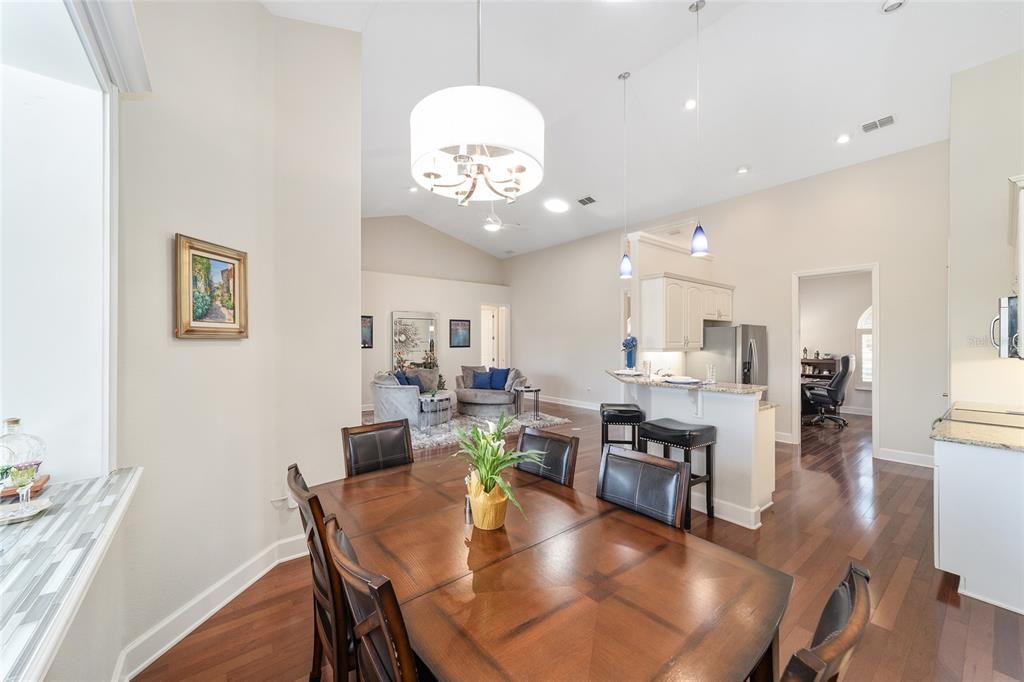 待售: $499,500 (4 贝兹, 3 浴室, 2642 平方英尺)