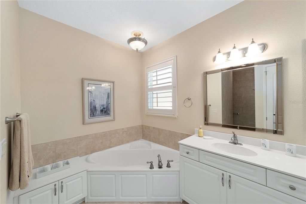 待售: $499,500 (4 贝兹, 3 浴室, 2642 平方英尺)