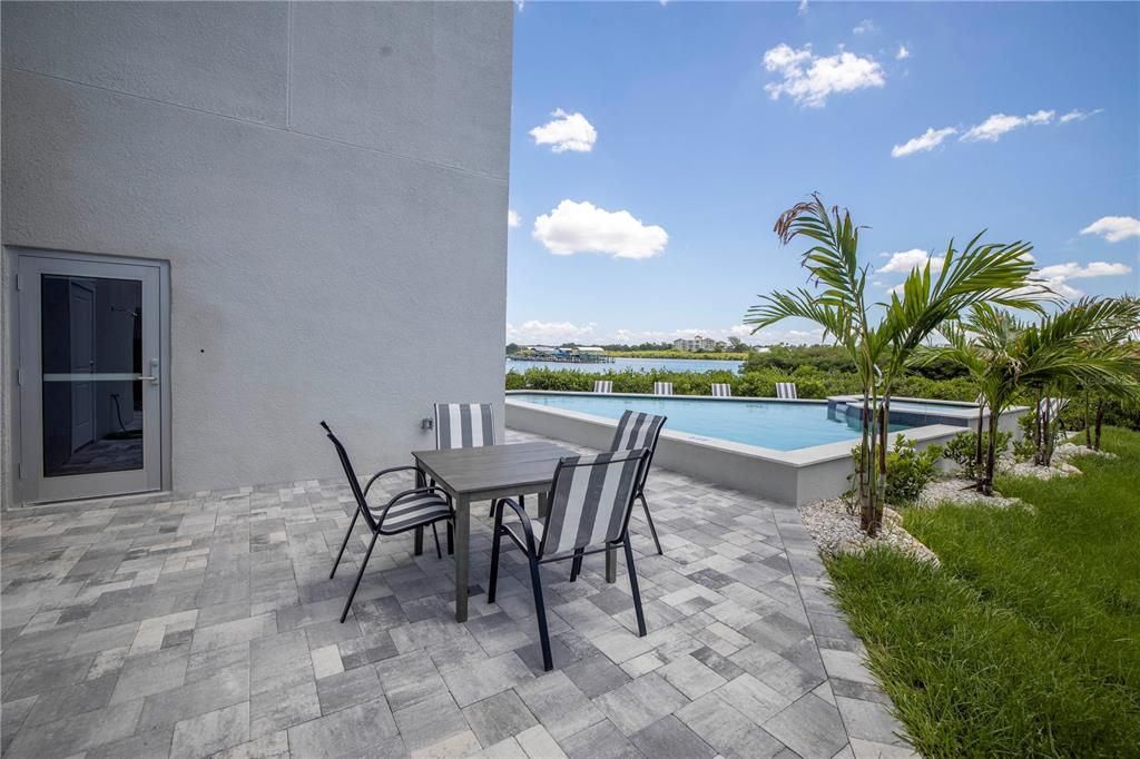 For Rent: $15,000 (4 beds, 2 baths, 2388 Square Feet)