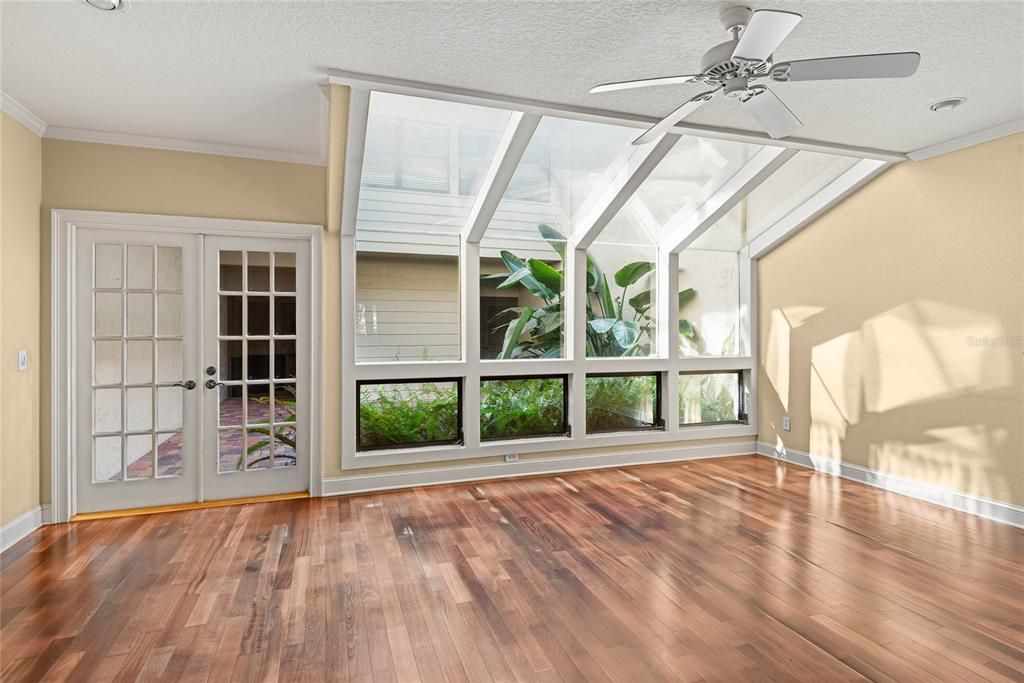 For Sale: $675,000 (3 beds, 3 baths, 2083 Square Feet)