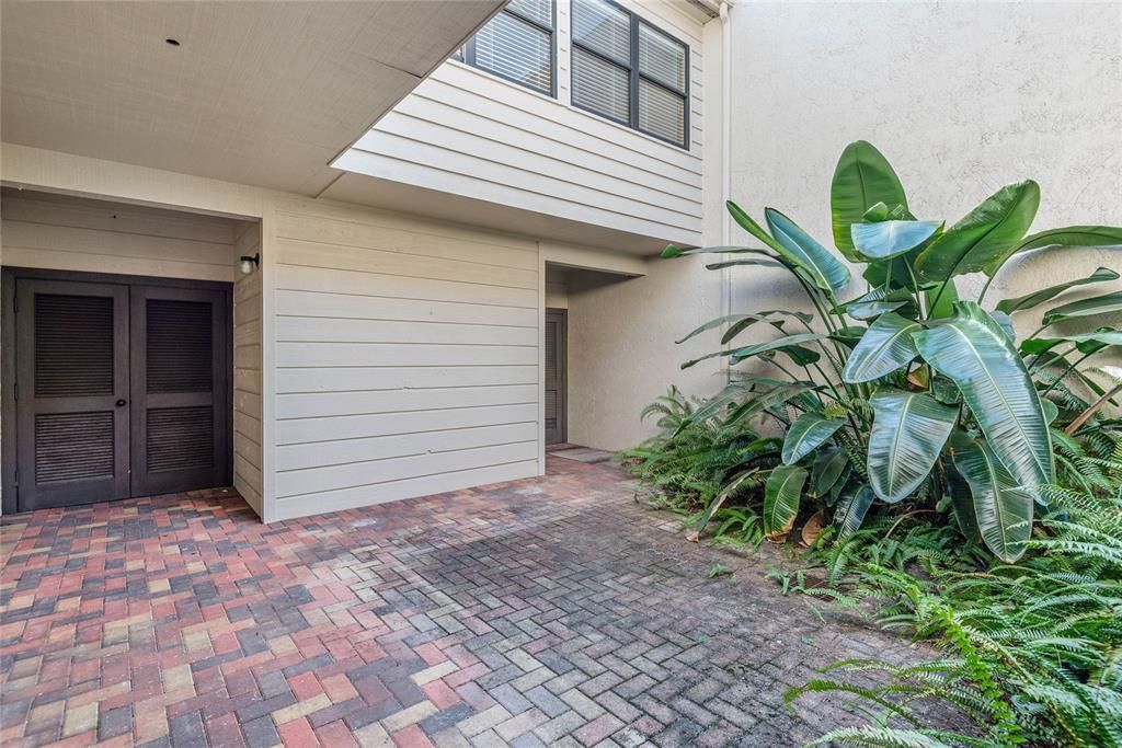 For Sale: $675,000 (3 beds, 3 baths, 2083 Square Feet)