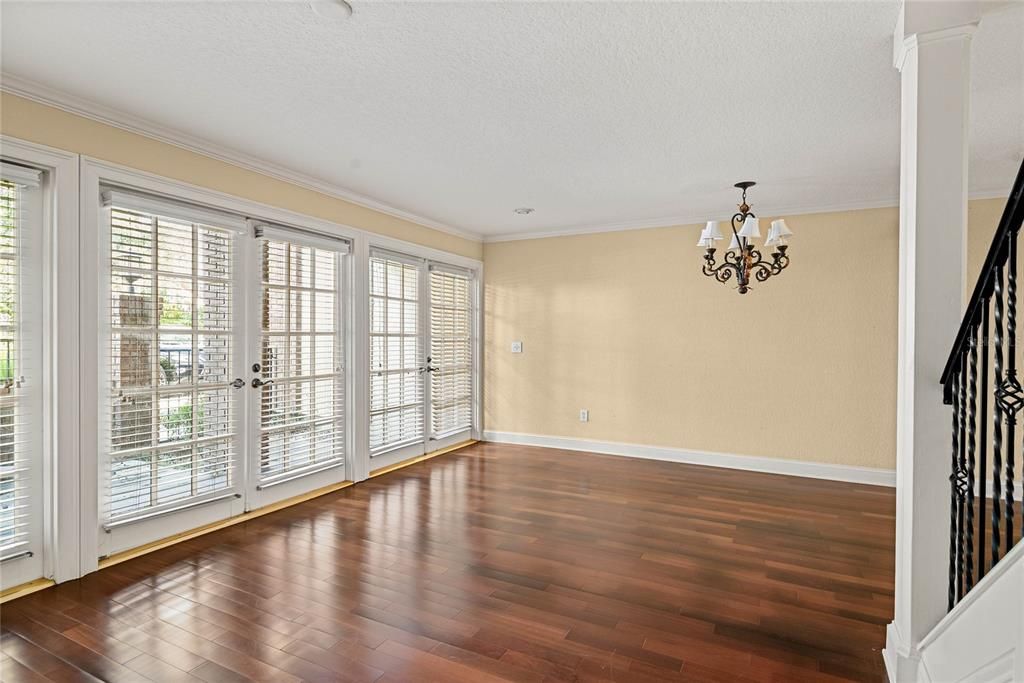 For Sale: $675,000 (3 beds, 3 baths, 2083 Square Feet)