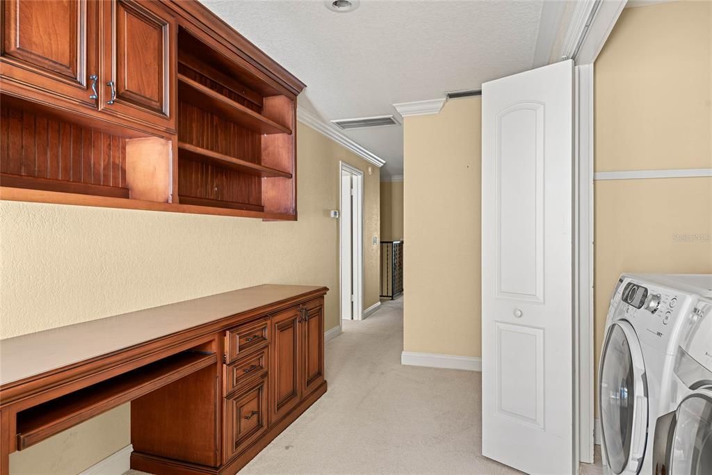 For Sale: $675,000 (3 beds, 3 baths, 2083 Square Feet)