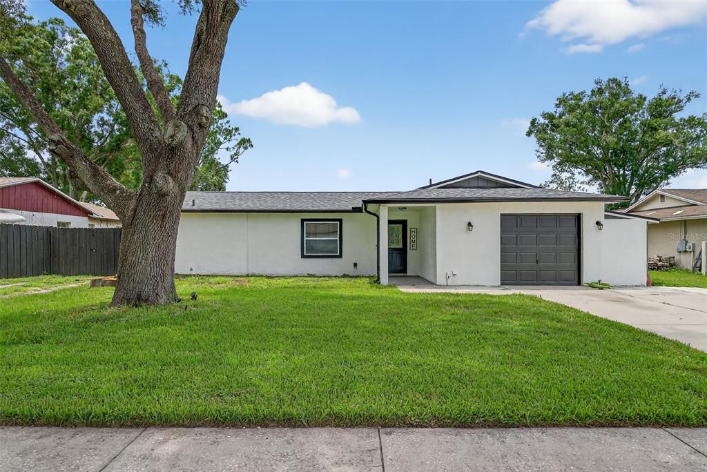 For Rent: $2,100 (3 beds, 2 baths, 1424 Square Feet)