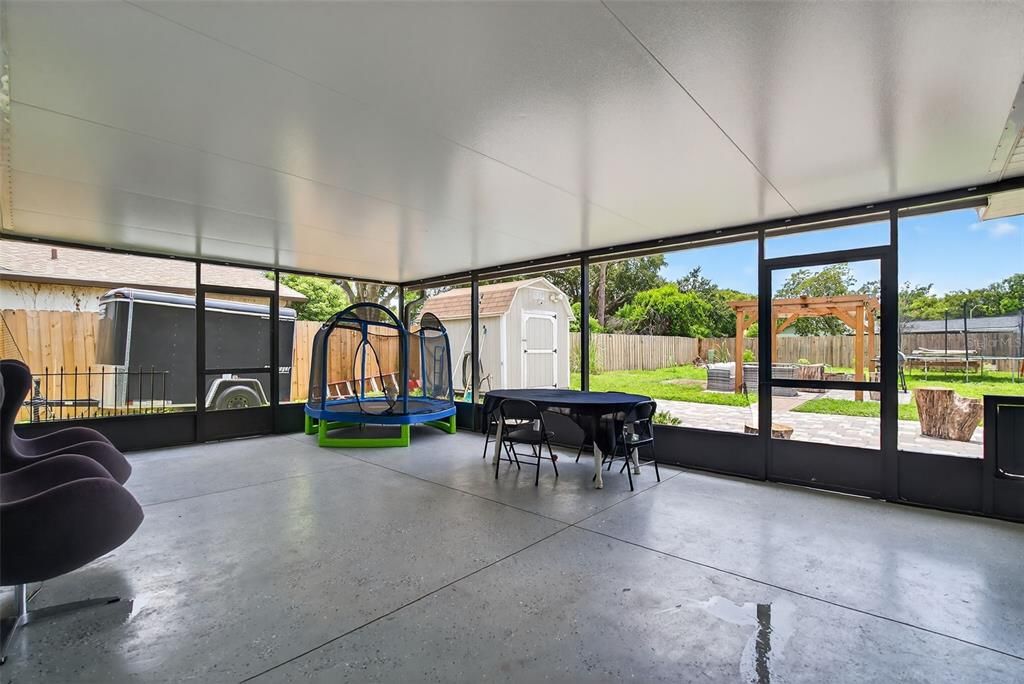 For Rent: $2,100 (3 beds, 2 baths, 1424 Square Feet)