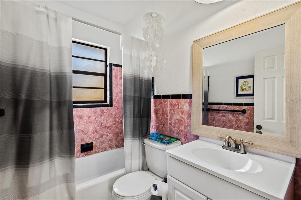 待售: $359,000 (3 贝兹, 1 浴室, 1040 平方英尺)