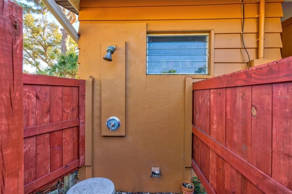 待售: $359,000 (3 贝兹, 1 浴室, 1040 平方英尺)