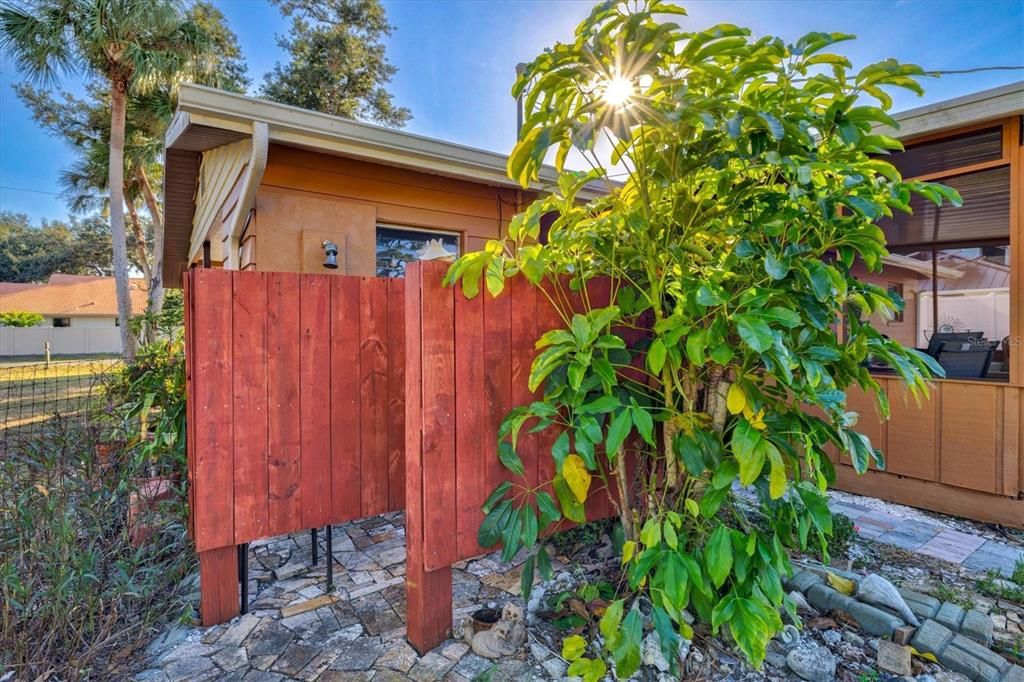 待售: $359,000 (3 贝兹, 1 浴室, 1040 平方英尺)