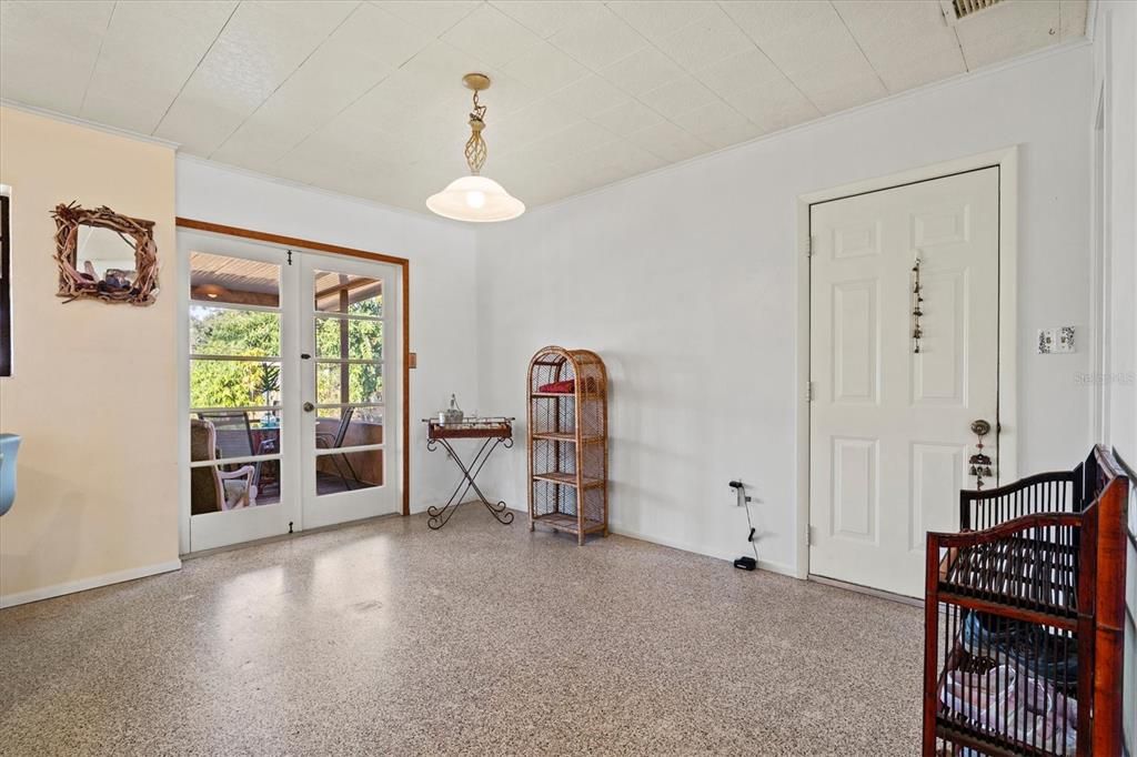 待售: $359,000 (3 贝兹, 1 浴室, 1040 平方英尺)