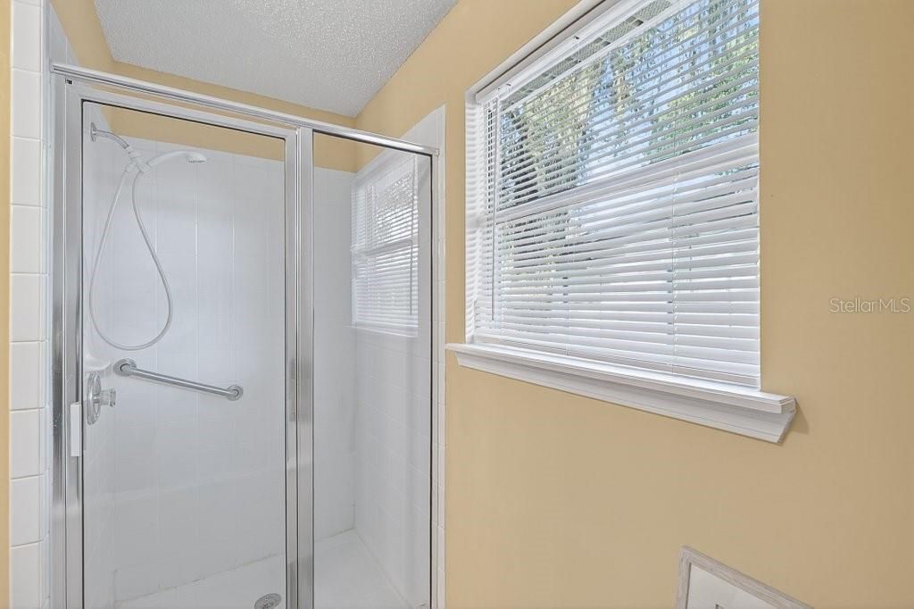 待售: $249,000 (2 贝兹, 2 浴室, 1185 平方英尺)