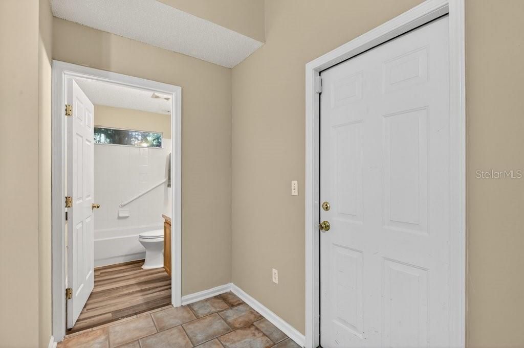 待售: $249,000 (2 贝兹, 2 浴室, 1185 平方英尺)