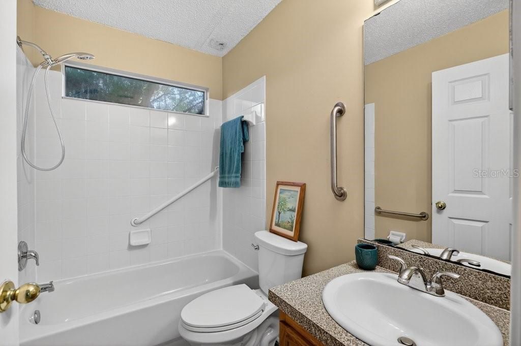 待售: $249,000 (2 贝兹, 2 浴室, 1185 平方英尺)