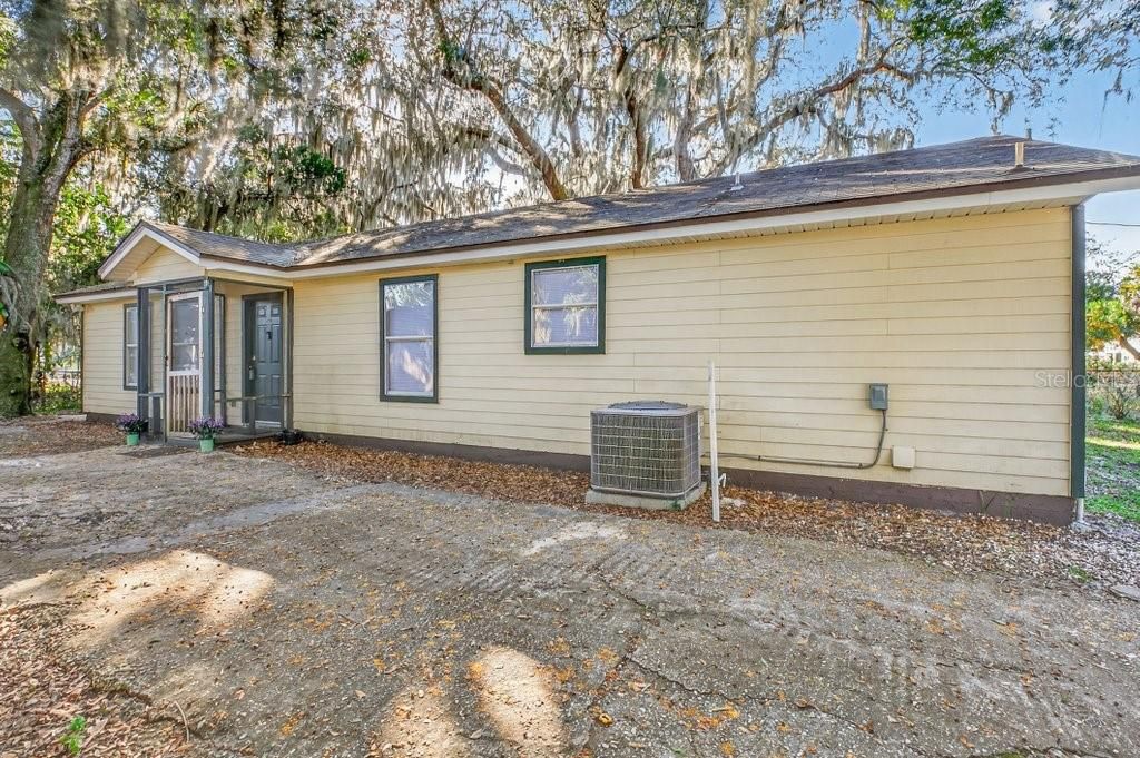 待售: $249,000 (2 贝兹, 2 浴室, 1185 平方英尺)