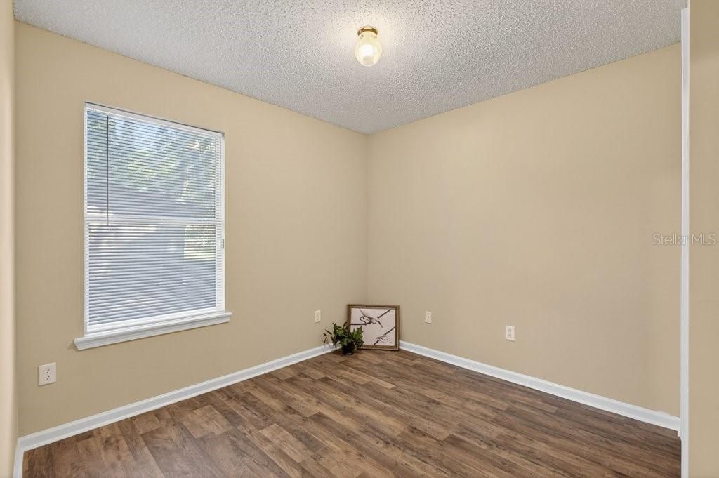 待售: $249,000 (2 贝兹, 2 浴室, 1185 平方英尺)