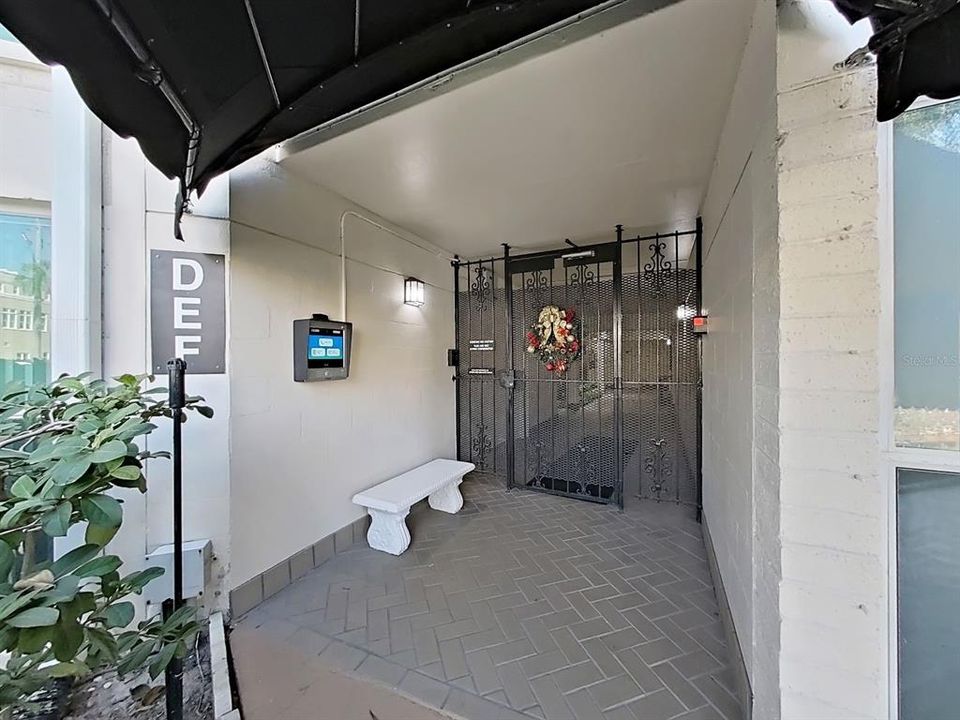 На продажу: $339,900 (2 спален, 2 ванн, 936 Квадратных фут)