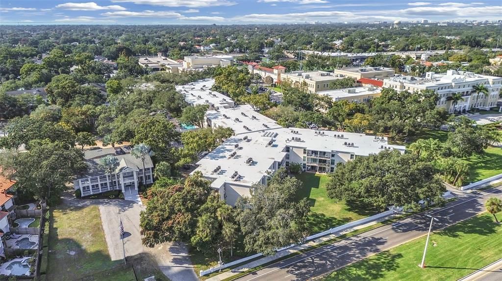 На продажу: $339,900 (2 спален, 2 ванн, 936 Квадратных фут)