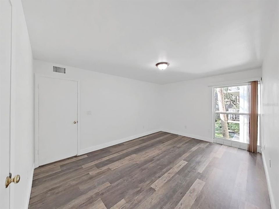 На продажу: $339,900 (2 спален, 2 ванн, 936 Квадратных фут)