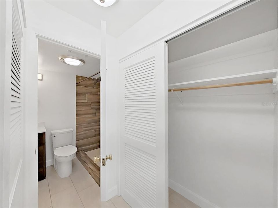 На продажу: $339,900 (2 спален, 2 ванн, 936 Квадратных фут)