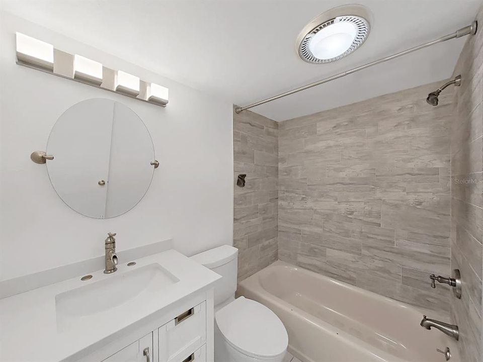 На продажу: $339,900 (2 спален, 2 ванн, 936 Квадратных фут)