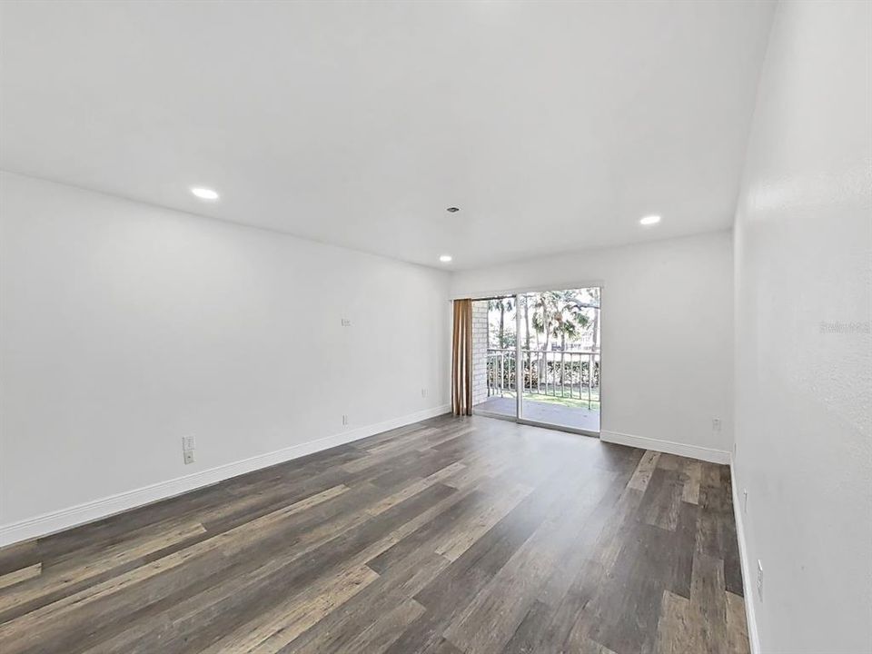 На продажу: $339,900 (2 спален, 2 ванн, 936 Квадратных фут)